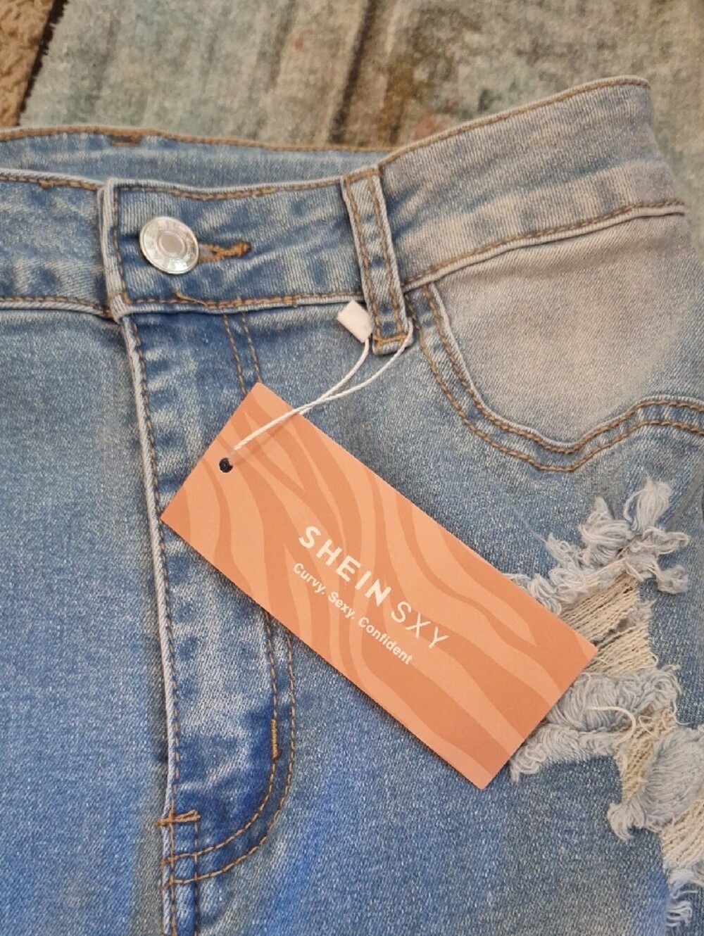 Ripped Light Wash Distressed Flared Jeans. NWT Size 28 - Picture 8 of 9